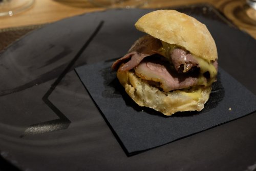 Il pastrami di wagyu nel pan de cristal